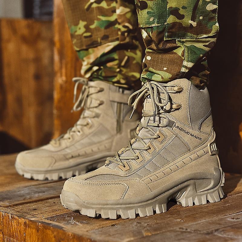 Military-Style Winter Boots with Plush Lining
