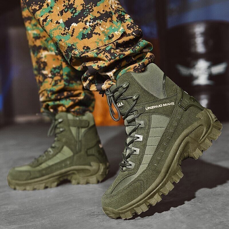 Military-Style Winter Boots with Plush Lining