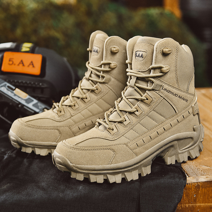 Military-Style Winter Boots with Plush Lining